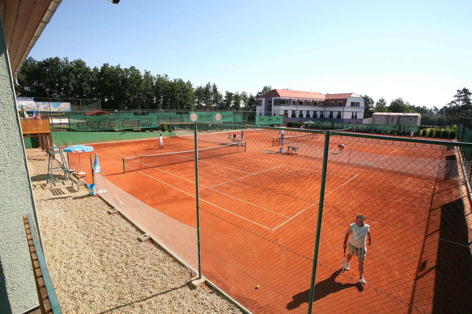 Hotel Sport Zruc Exterior photo